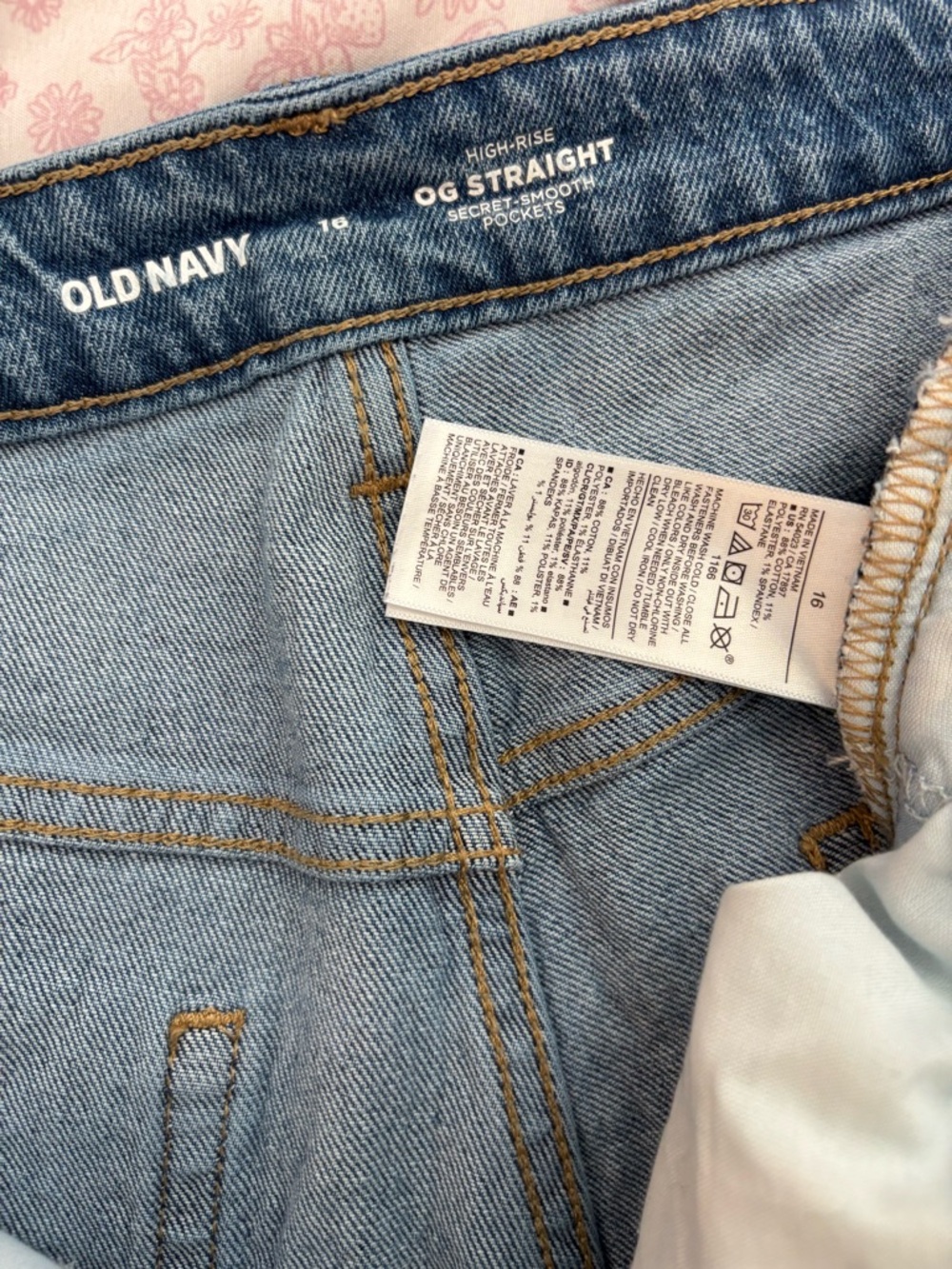Old Navy High Rise OG Straight Jeans 16 Light Wash Secret Smooth Pockets - Picture 3 of 6